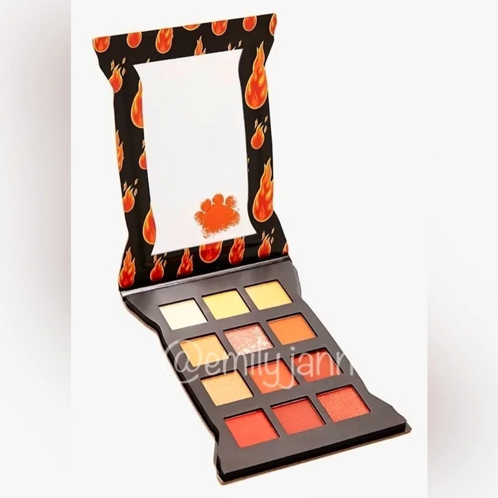 Cheetos🔥Eyeshadow Palette - Picture 4 of 10